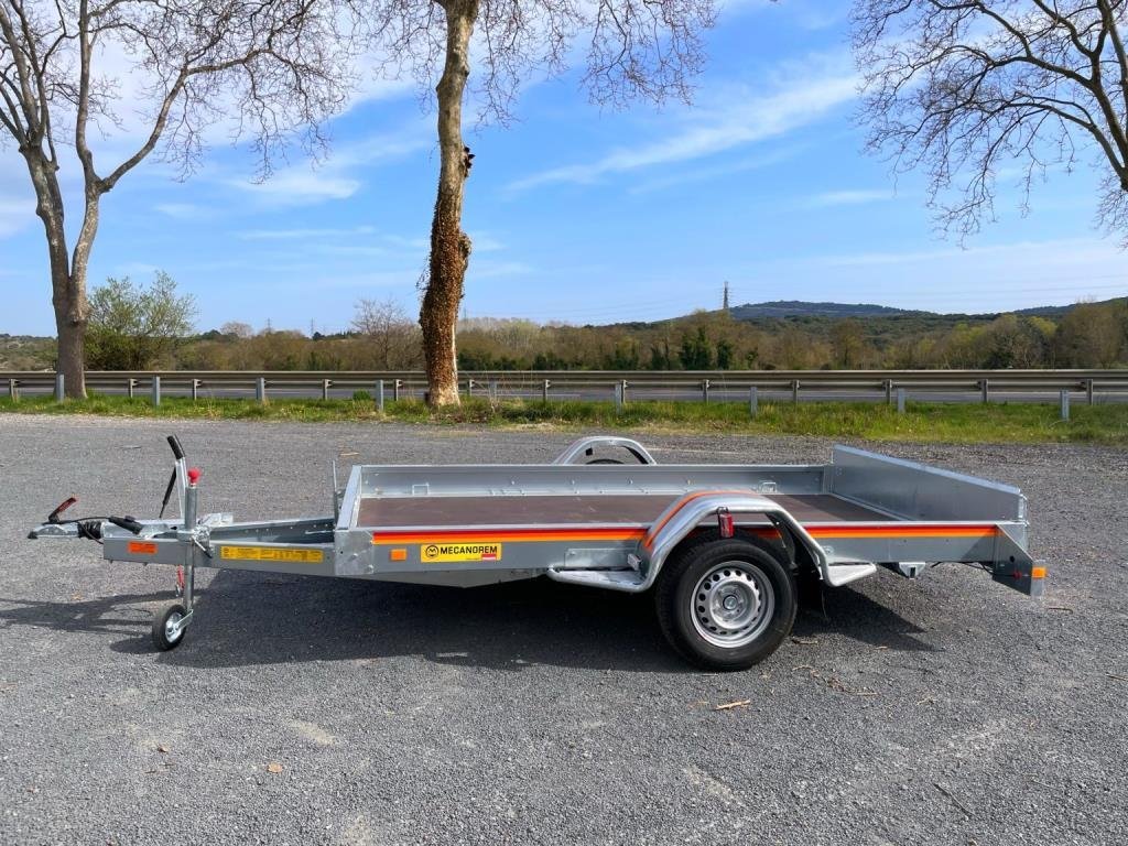 Remorque plateau MECANOREM RPMS 901 F – PTAC : 1300 Kg – 1 essieu freiné – 305 x 170 cm